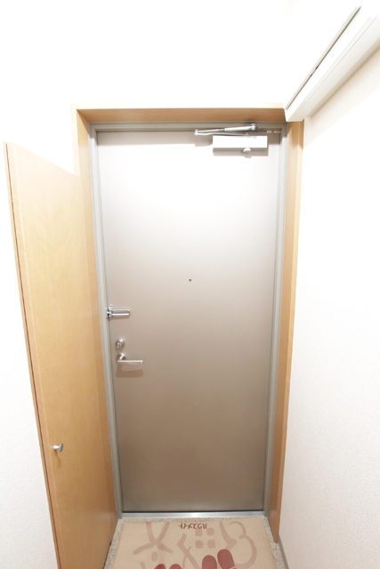 玄関　※別部屋参考写真　玄関