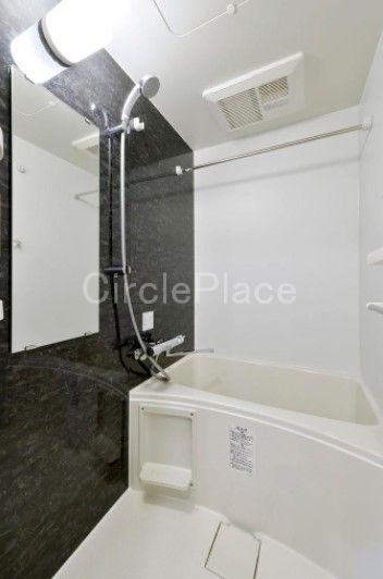 バス・シャワールーム　浴室乾燥機付き