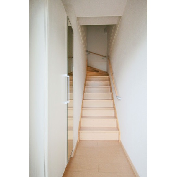 玄関　同じ建物の別のお部屋