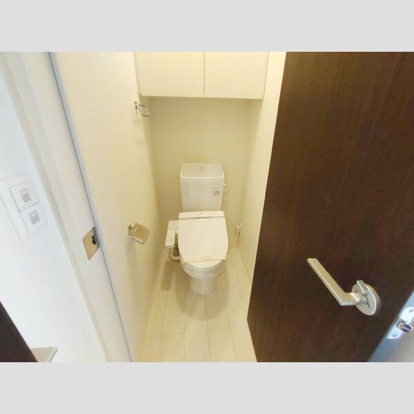 トイレ　温水洗浄便座