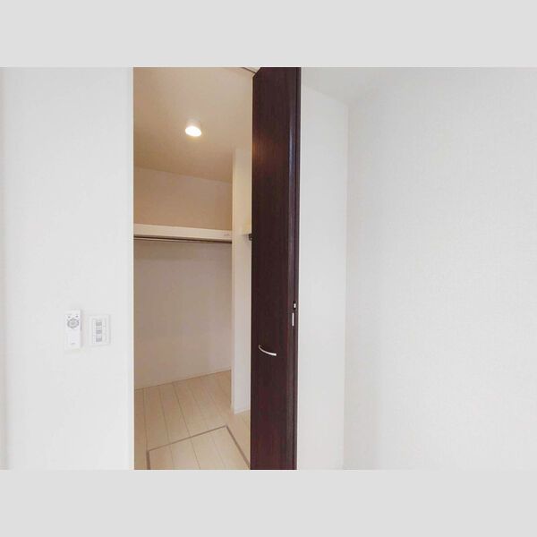 収納　ウォークインクローゼット