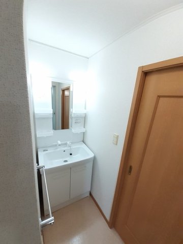 洗面設備　使いやすい洗面所です