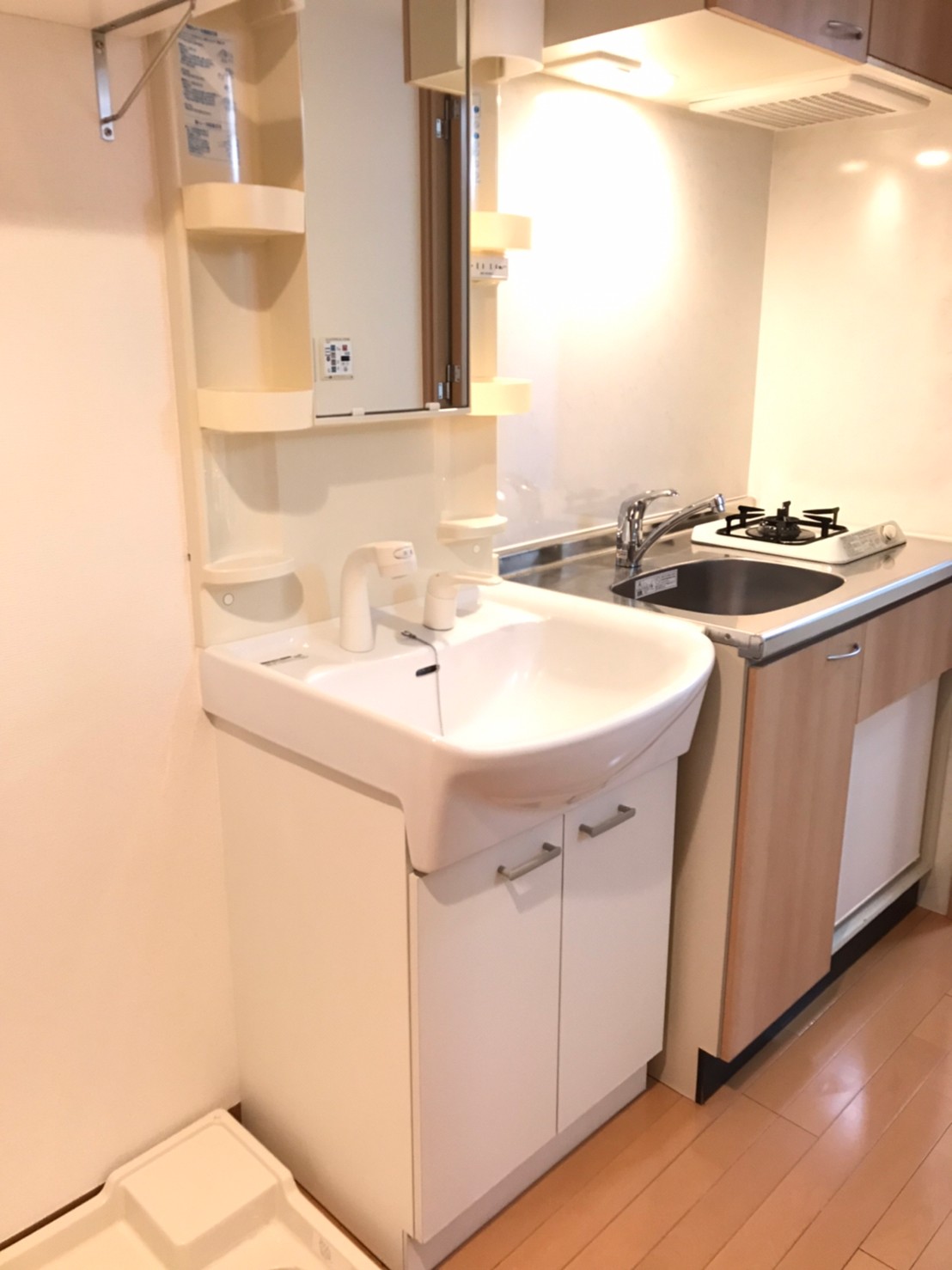 洗面設備　同タイプ・同モデルを使用