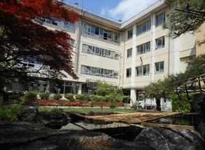 中学校　川崎市立宮前平中学校（中学校）まで610m