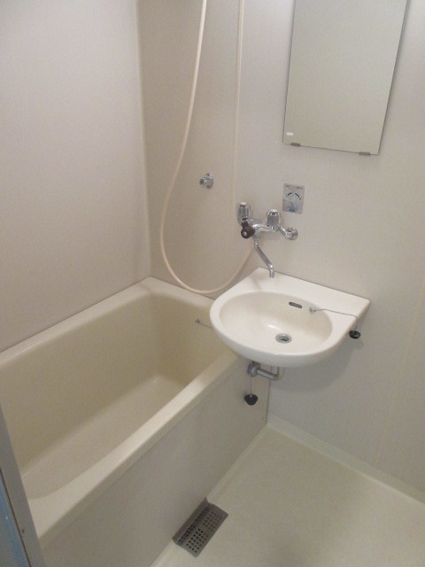バス・シャワールーム　★２点式ユニットバス★