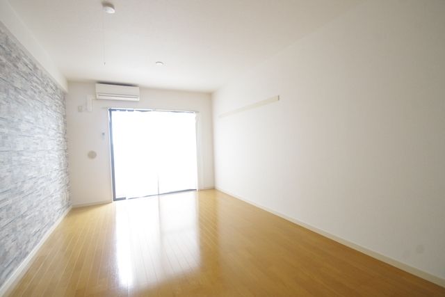 居室・リビング　★　日当たりも良いですよ　★