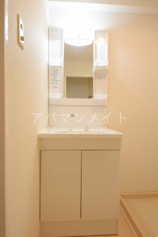 洗面設備　スペースが確保できる洗面所です