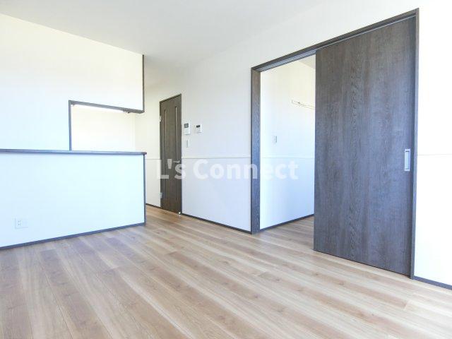 居室・リビング　１０帖のＬＤＫ。カウンターキッチンです。