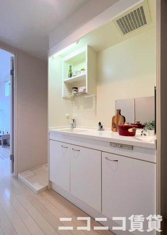 キッチン　モデルルームの為、現状を優先致します。