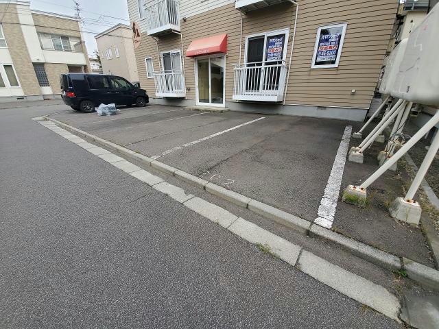 駐車場　駐車場