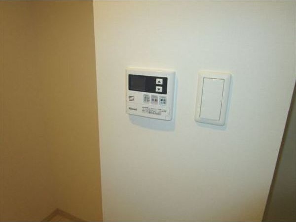 その他設備　夏もカラッと快適♪エアコン付きです！