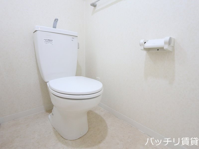 トイレ　画像は別号室写真の為、現状を優先いたします。