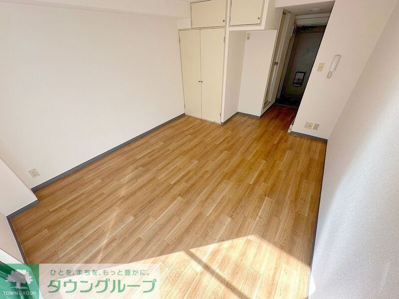 居室・リビング　玄関