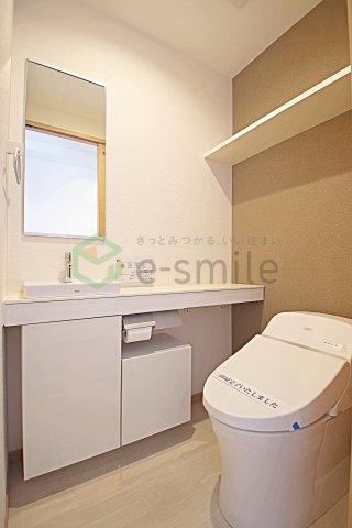 トイレ　落ち着いたトイレです