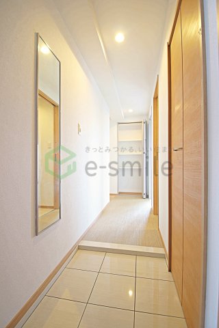 玄関　収納もある玄関です