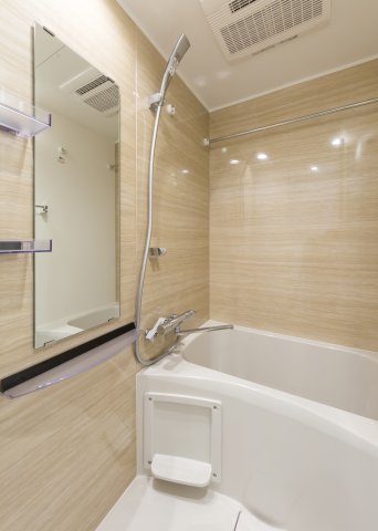 バス・シャワールーム　※同タイプ参考写真です（カラータイプが異なる場合がございます