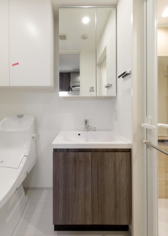 洗面設備　※同タイプ参考写真です（カラータイプが異なる場合がございます