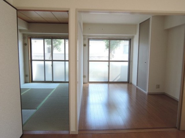 居室・リビング　室内