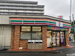 コンビニ　セブンイレブン葛飾青戸4丁目店（コンビニ）まで221m