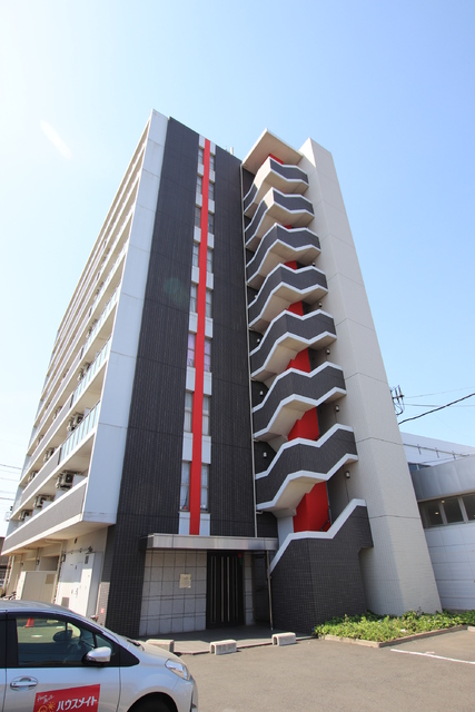 建物外観　鉄筋コンクリート造９階建てのオートロック付きマンション