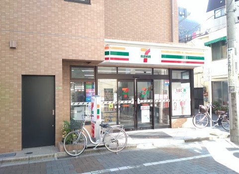 コンビニ　セブンイレブン世田谷用賀駅東店（コンビニ）まで446m