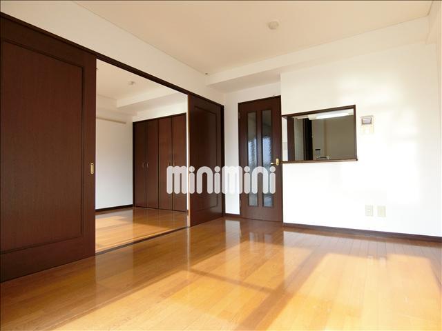 居室・リビング　カウンターキッチンのＤＫ。ダイニングスペースは６．７帖。