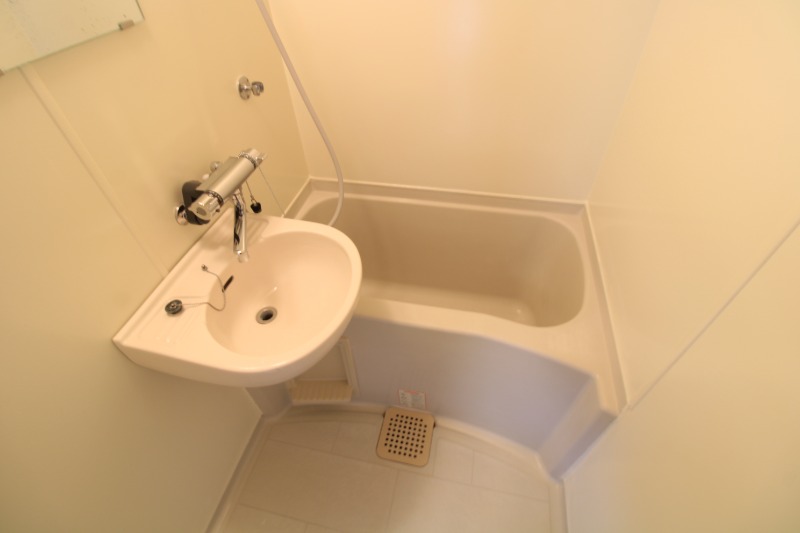 バス・シャワールーム　バス