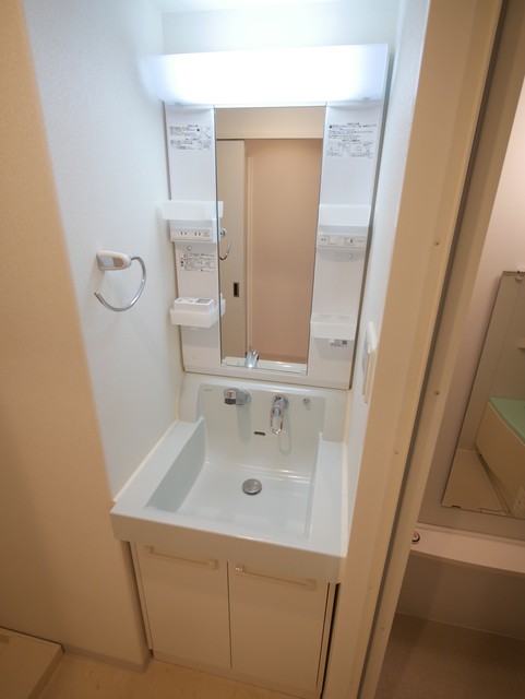 洗面設備　★シャワーホース式の洗面台です★