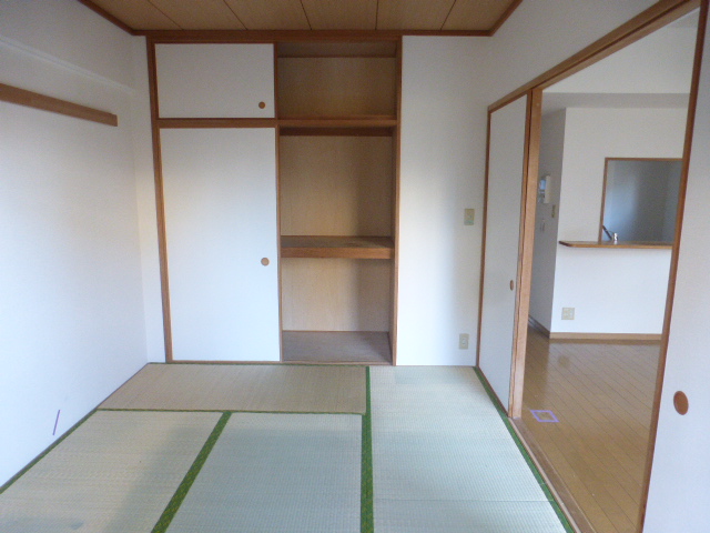 その他部屋・スペース　和室（客間）　　南向で陽当たり良好