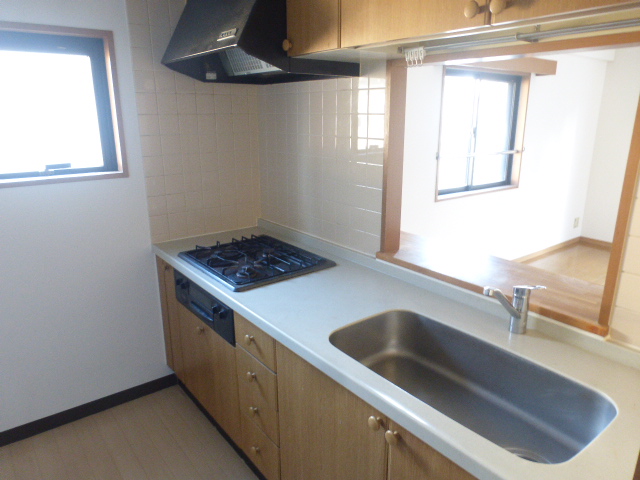 キッチン　対面式キッチン　3口システムコンロ付