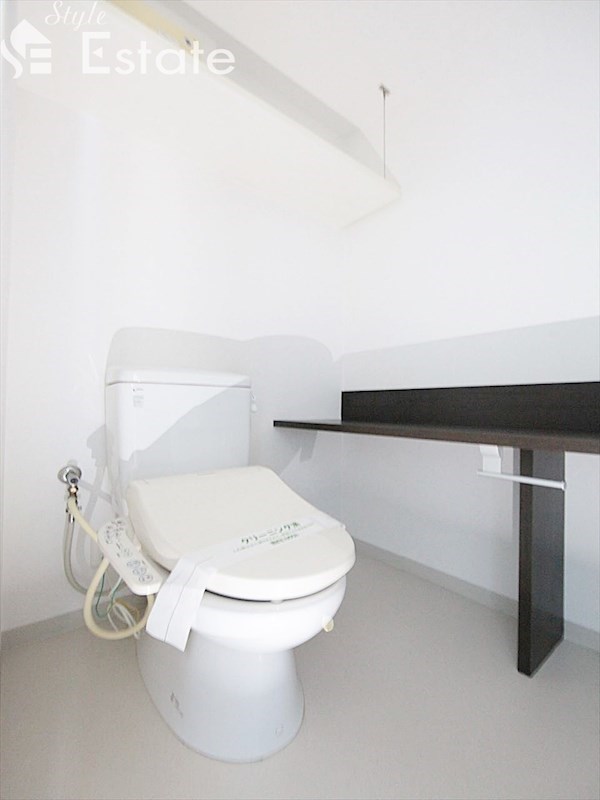 トイレ　温水洗浄便座
