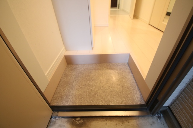 玄関　※別室の参考写真の為、現況優先です。