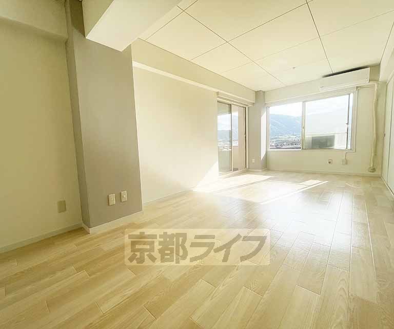 居室・リビング　広々洋室！