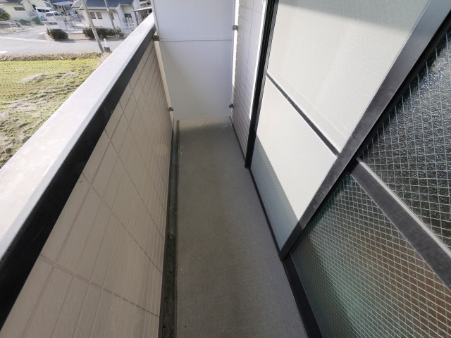 バルコニー　外からの目が気にならないバルコニーで洗濯物が干せます