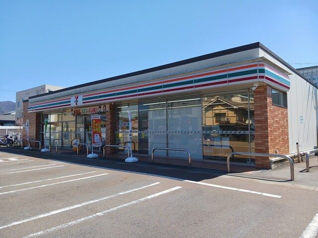 コンビニ　セブンイレブン会津山鹿店（コンビニ）まで650m