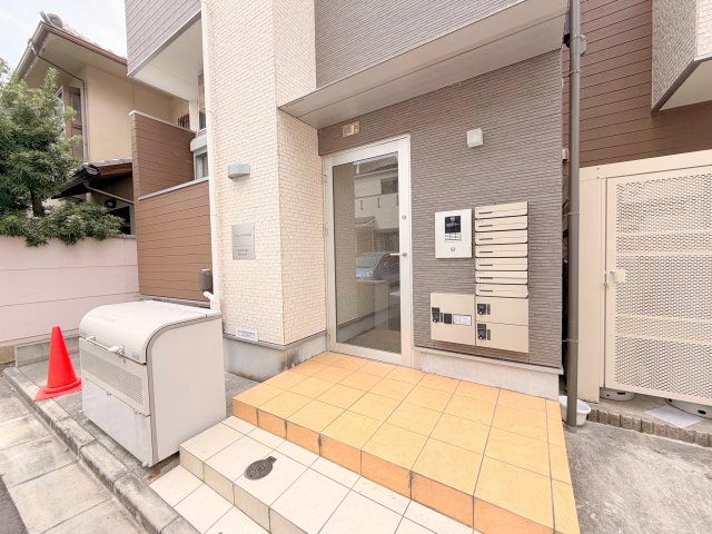 エントランス　綺麗なエントランスです。
