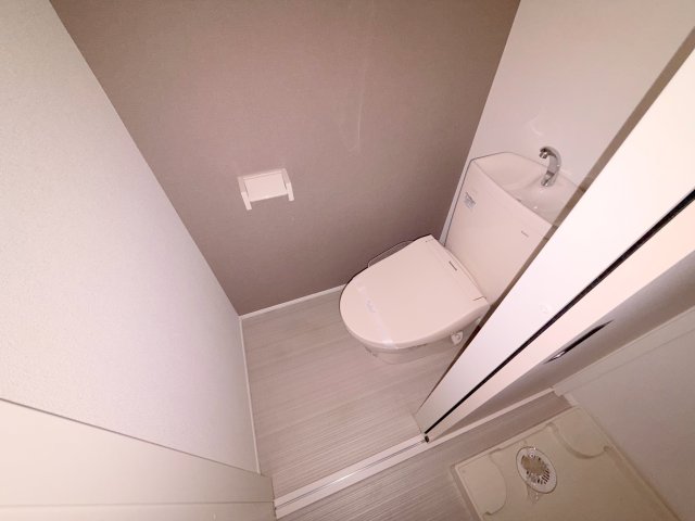 トイレ　綺麗なトイレにはウォシュレット標準装備です。