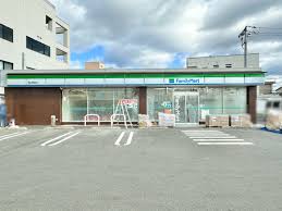 コンビニ　ファミリーマート岡山岡南町店（コンビニ）まで761m
