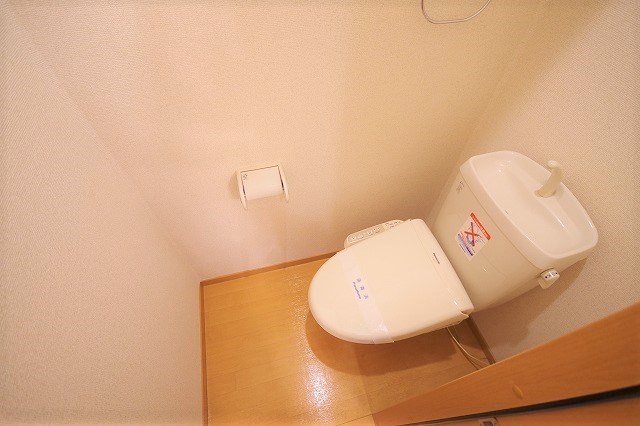 トイレ　※別号室の写真です。