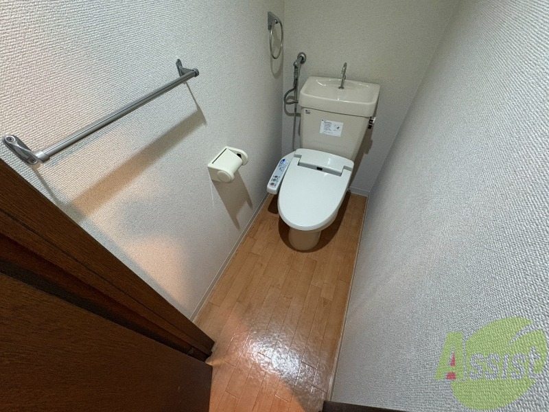 トイレ　トイレです。ウォシュレット付を探している方、おすすめです。