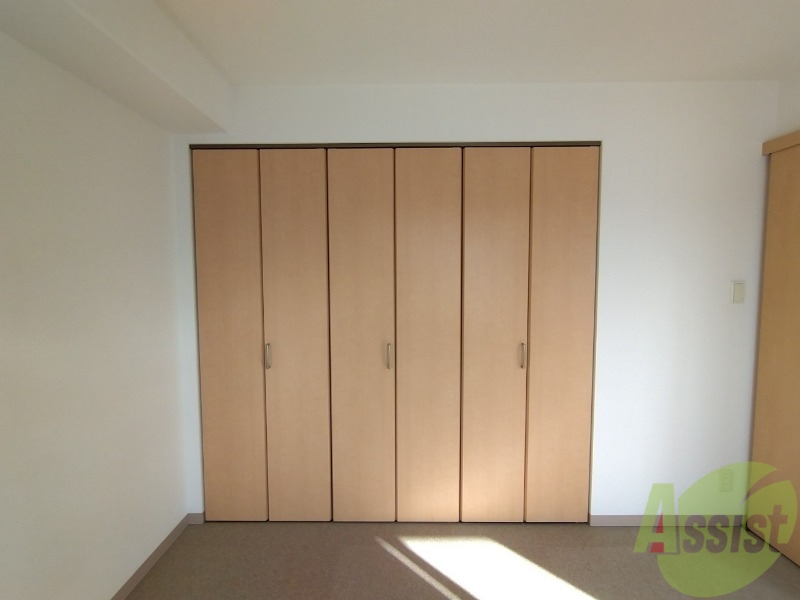 収納　寝室の収納です。部屋がすっきり片付きます。