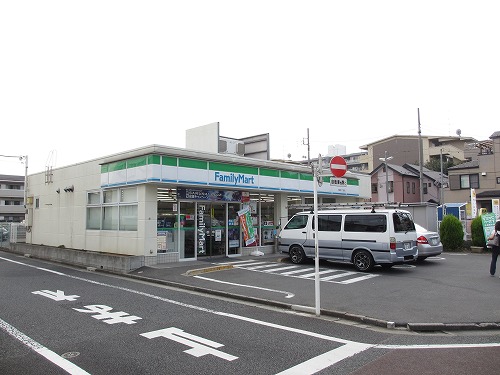 コンビニ　ファミリーマート 田柄二丁目店（コンビニ）まで255m