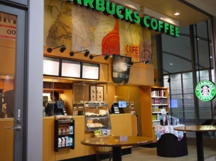 飲食店　スターバックスコーヒー（飲食店）まで304m