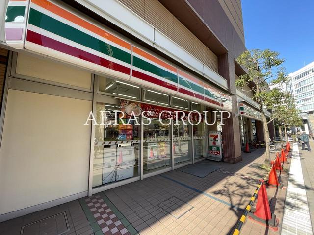 コンビニ　セブン-イレブン 川口駅東口店（コンビニ）まで196m