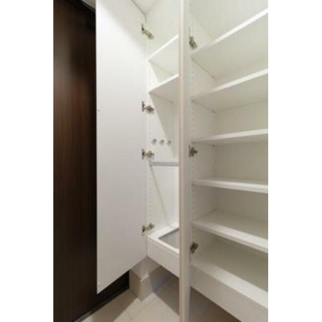 玄関　※写真は同タイプ住戸です。
