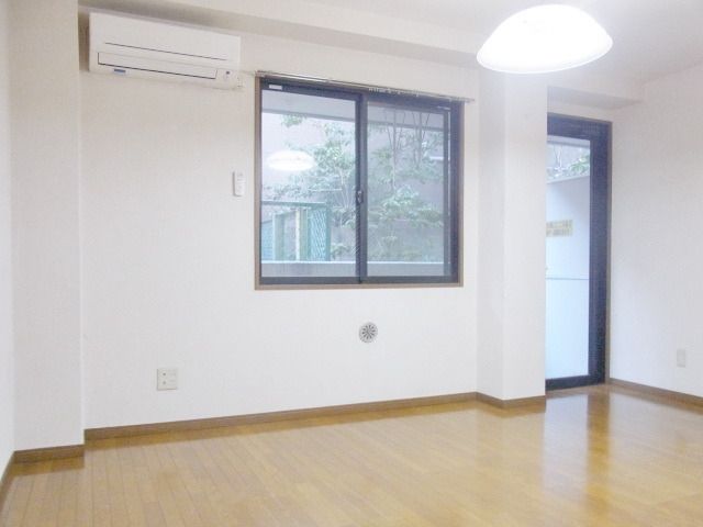 その他部屋・スペース　★洋室広々8帖★
