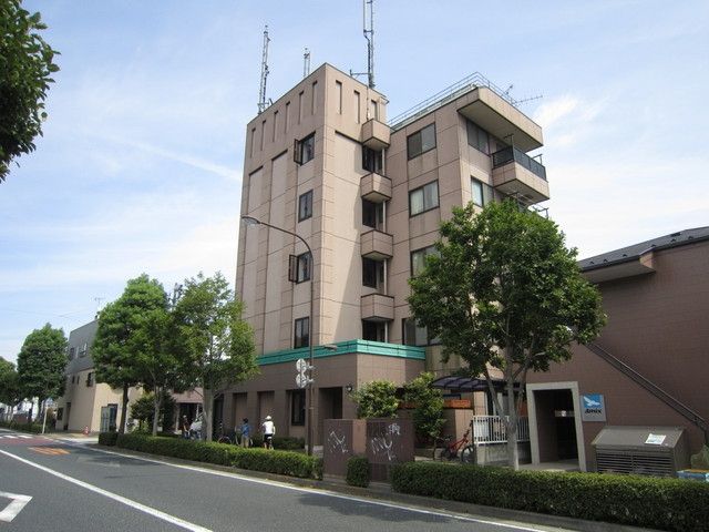 建物外観　鉄骨造賃貸マンション