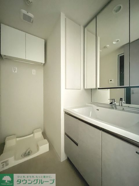 洗面設備　※写真は同タイプ住戸です。