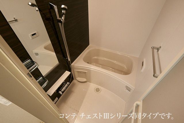 メゾンド トレーフルの風呂写真