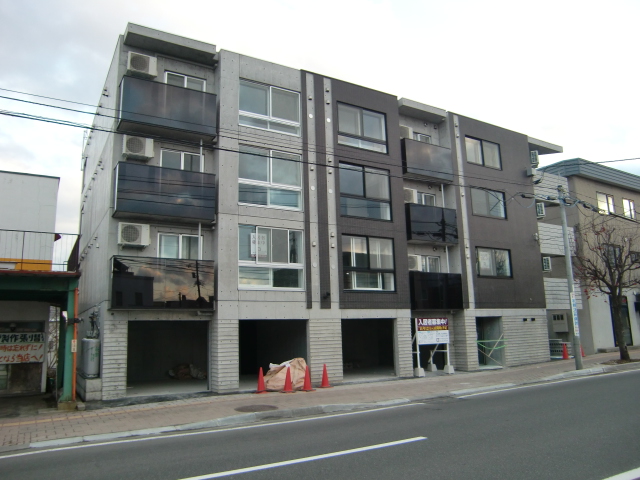 建物外観　エアコン付きなので真夏も快適です♪